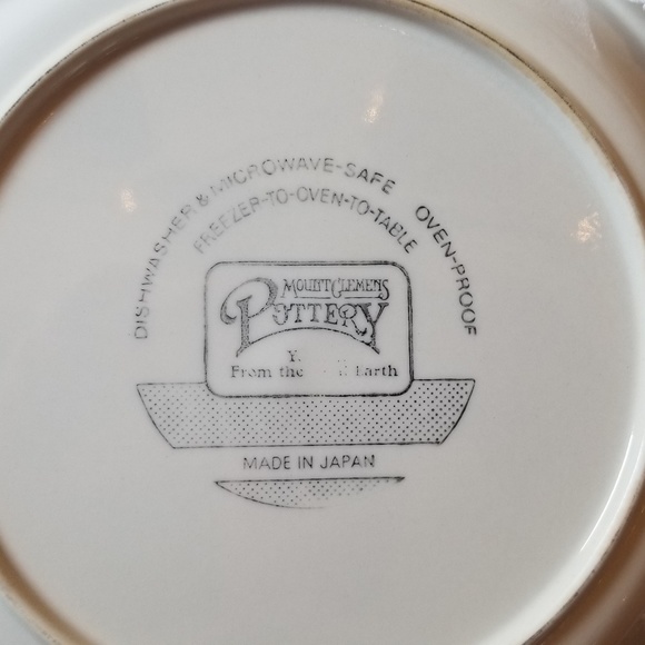 1 Mount Clemens & 2 Pyrex Pie Dishes - Picture 2 of 3